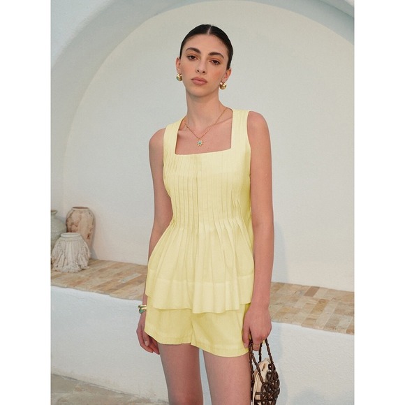 Commense Yellow‎ Pleated Two-Piece Set Sleeveless Top & Shorts XS - Picture 1 of 6